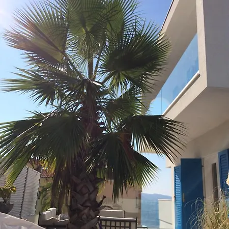 Seaside With Private Pool By The Sea -