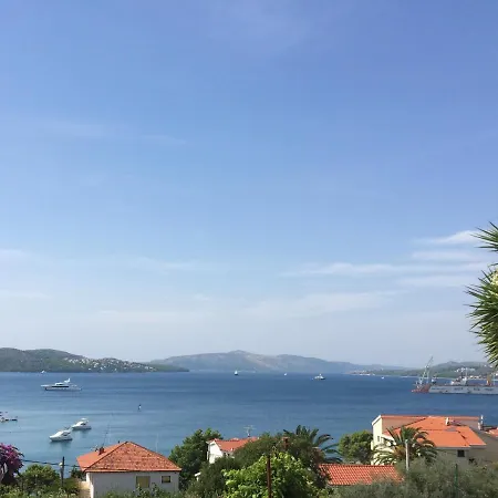 Seaside With Private Pool By The Sea - Вилла Трогир