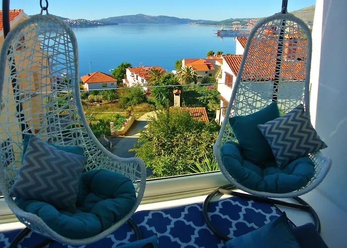 Seaside With Private Pool By The Sea - * 特罗吉尔