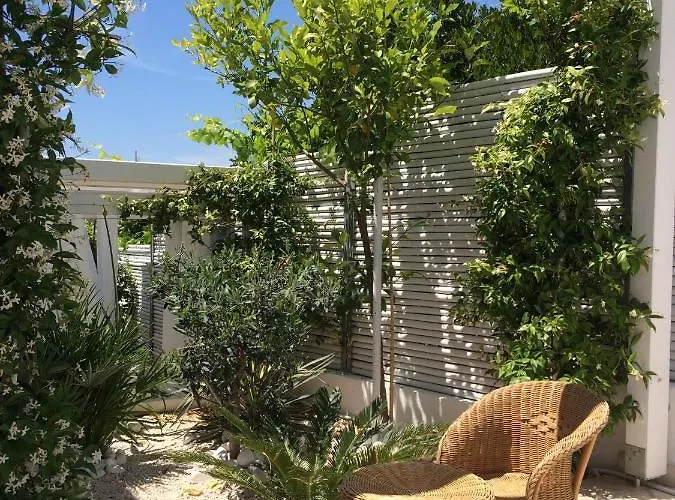 Seaside With Private Pool By The Sea -