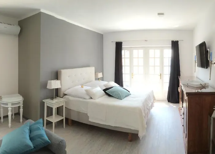 Seaside With Private Pool By The Sea -