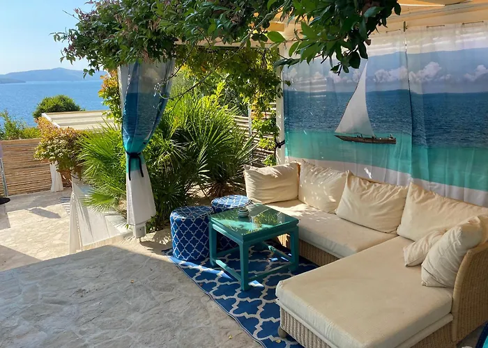 Seaside With Private Pool By The Sea -