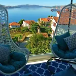 Seaside With Private Pool By The Sea - * 特罗吉尔