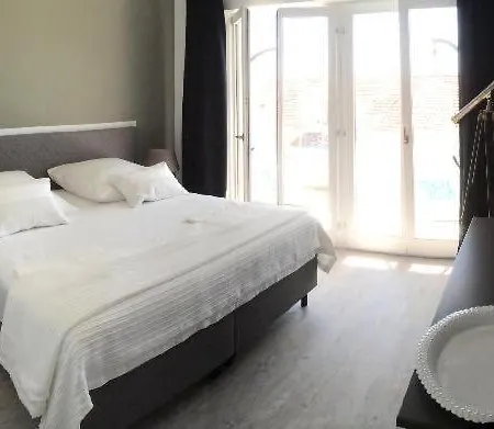 Seaside With Private Pool By The Sea - Willa