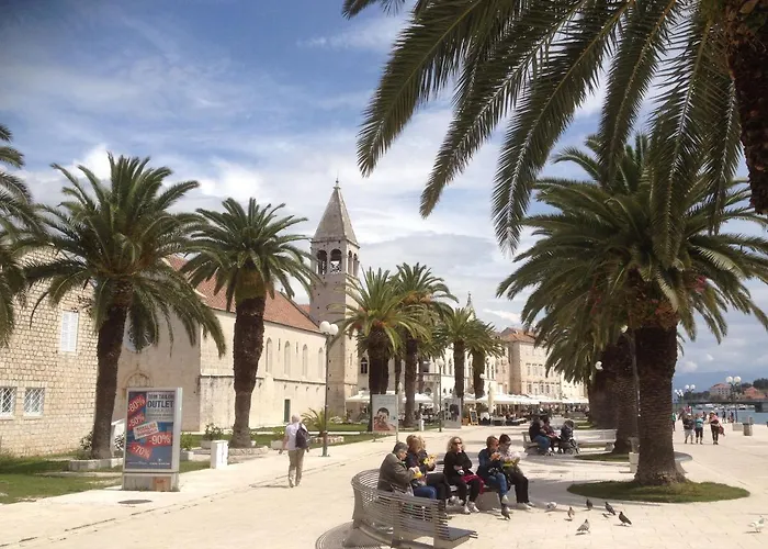 Seaside With Private Pool By The Sea - Villa Trogir