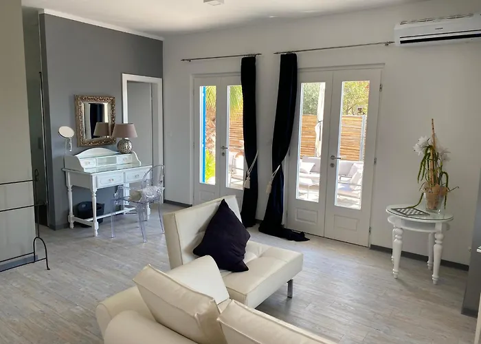 Seaside With Private Pool By The Sea - Trogir